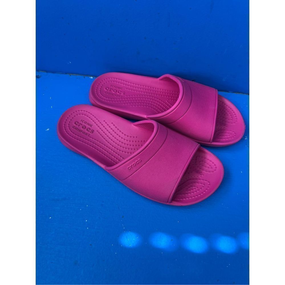 Crocs sandal size 3  